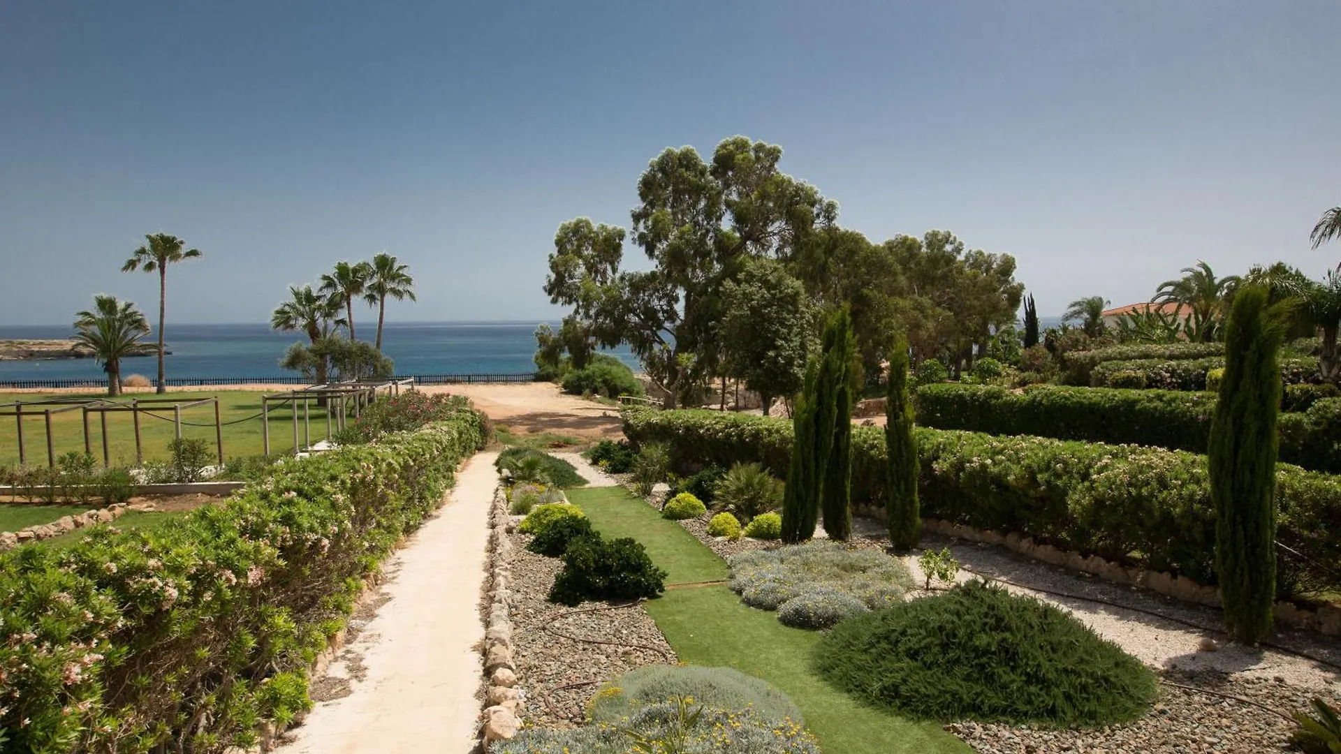 Schoene Villa Direkt Am Meer Protaras